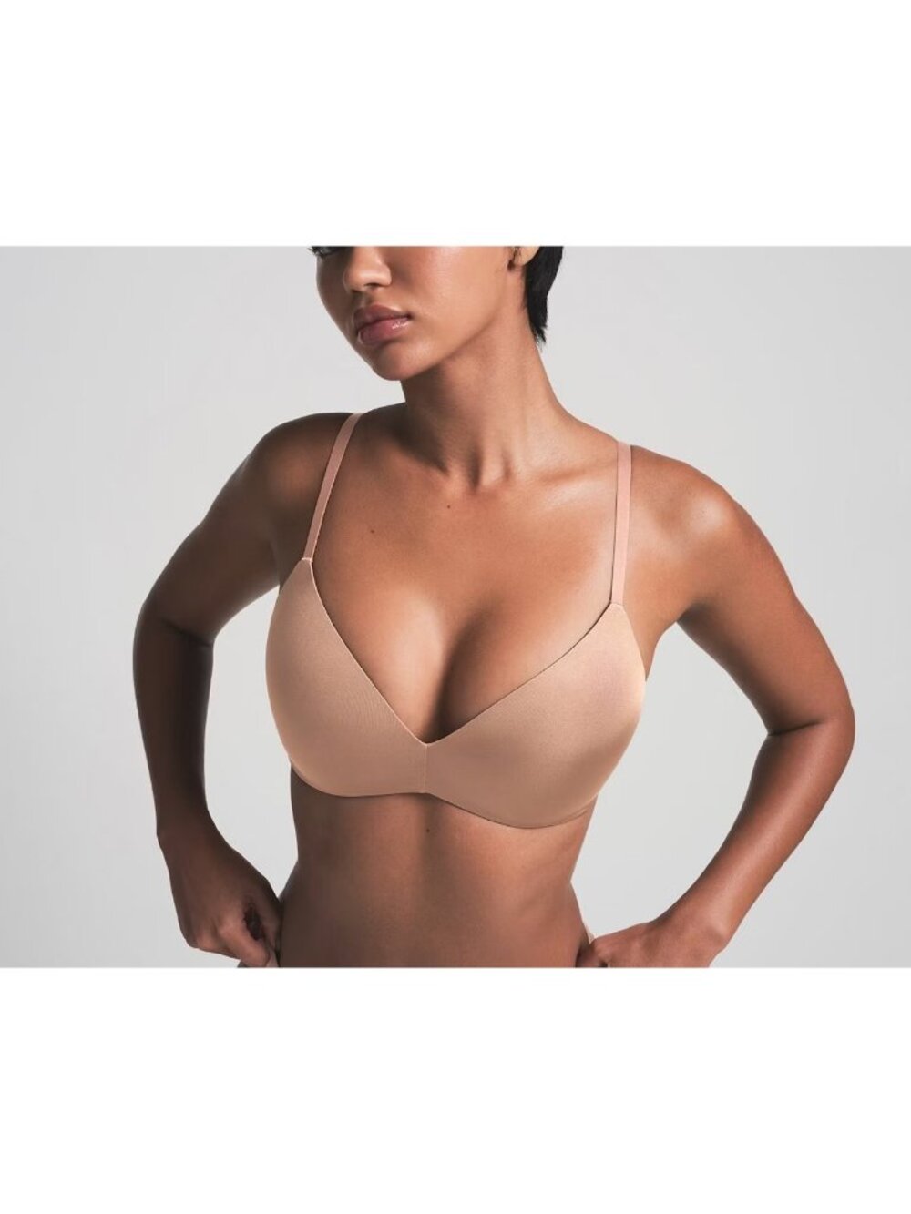 NWT SKIMS WIRELESS FORM PUSH-UP PLUNGE BRA SIENNA - 34B